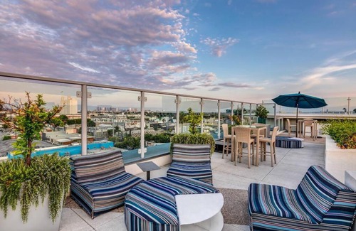 Beverly Hills Apartment | NEW 1 BD BR LUX West Hollywood: Pool/Parking/Gym