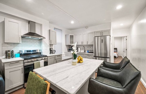 Society Hill Apartment | New 1 BD in Prime Philly Location with King Bed