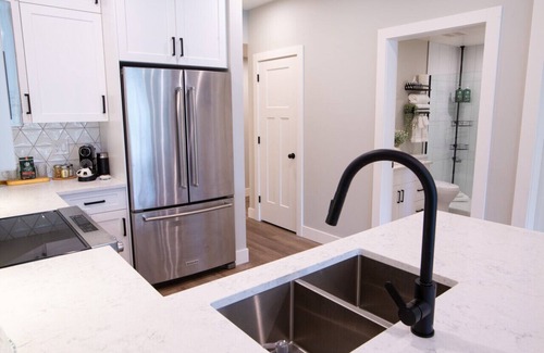 Harrison Hot Springs Condo | New 1 Bed Condo with Mtn Views
