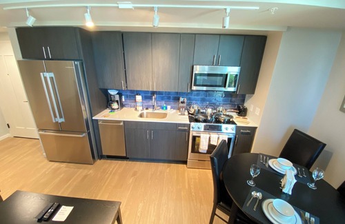 North Rosslyn Apartment | NEW 1-bedroom apartment in lovely Rosslyn, VA with Parking Included-Pool Access