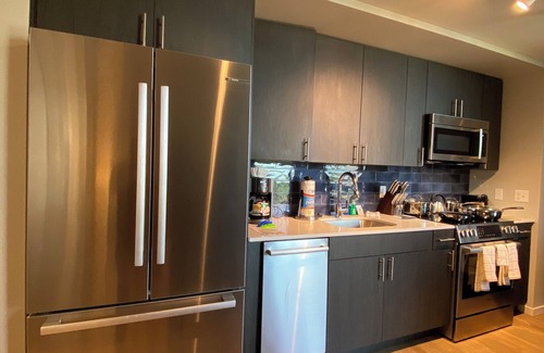 North Rosslyn Apartment | NEW 1-bedroom apartment in lovely Rosslyn, VA with Parking Included-Pool Access