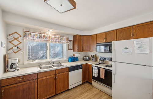 North Creek House | NEW! 11D - Spacious & Family-Friendly Getaway by The Summit at Gore Mountain