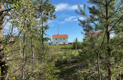 Mellerud O Villa | New 135 sqm lakeside villa on Lake Vänern with idyllic harbor flair + nature reserve