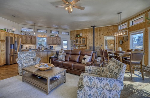 Pagosa Springs House | New! 19th Hole Ski Chalet: Hot Tub, Mountain & Lake Views, on Golf Course