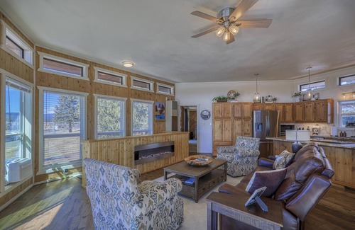Pagosa Springs House | New! 19th Hole Ski Chalet: Hot Tub, Mountain & Lake Views, on Golf Course