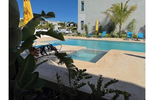 Westwind Apartment | New 1bd Gated Pool Beach and Gym access
