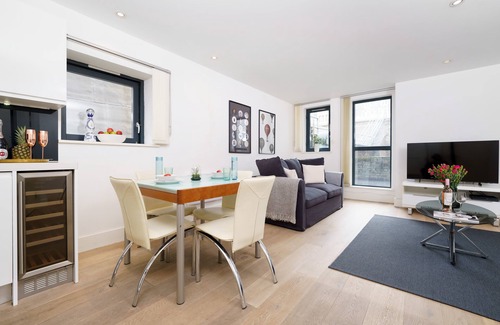 Covent Garden Apartment | New! 1Bedr/3 Beds/1 Bath Covent Garden