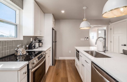 Columbus House | NEW | 1mi to Nationwide |KingBed