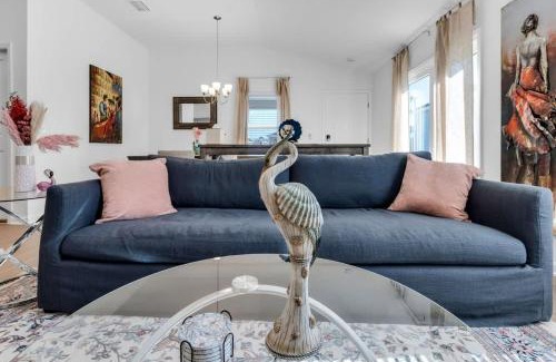 Okahumpka House | New 2-2 Patio Villa with Golf Cart