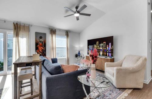 Okahumpka House | New 2-2 Patio Villa with Golf Cart