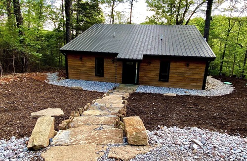 Harrison Cabin | NEW! 2 bed 2 bath cabin in the Ozarks Hot Tub