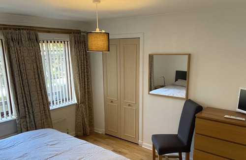 Gullane Apartment | NEW!! 2 Bed 2 Bath in Gullane with Parking
