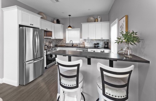 Historic Uptown House | New 2 Bedroom - Downtown St Pete!