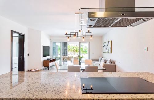 Puerto Juarez Apartment | NEW 2 BR Apt SWIM UP at Mareazul Resort Sleeps 6