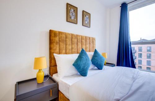 Botwell Apartment | New 2 BR Flat Near Hayes Station Free Parking