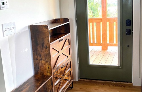 Candler House | New 2 BR house with panoramic views, 15 mins to DT AVL.