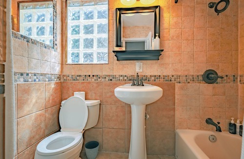 Canyon Lake Cabin | NEW 2 Full Beds Suite AT Open Ramp 1