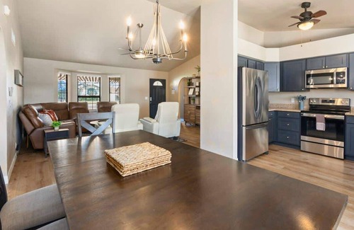Westgreen Estates House | *NEW* 2 Homes in 1! Casita, Heated Pool, Fire Pit!