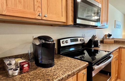 Thackerville Apartment | NEW! 2 King Beds, Clean, Close to Casinos. Safe and Quiet!