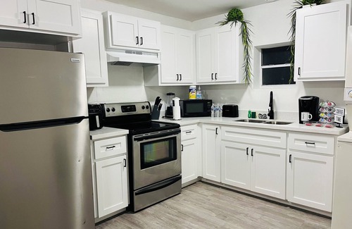 McAllen Apartment | NEW 2 minutes South Texas College & McAllen Convention Center, Palms Crossing