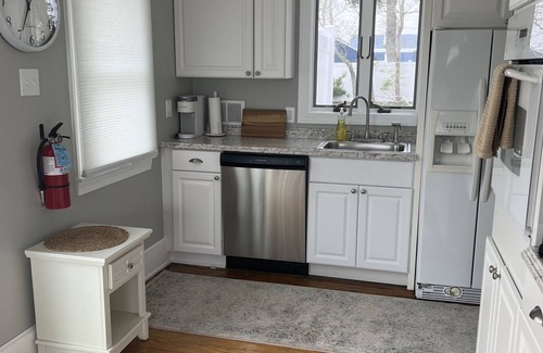 North Cape May Cottage | *New 2022- Cottage* One block for Bay Beach