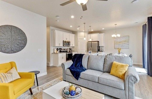 Lehi House | New 2023! Pets Welcome! Garage! 30+ Day Specials!