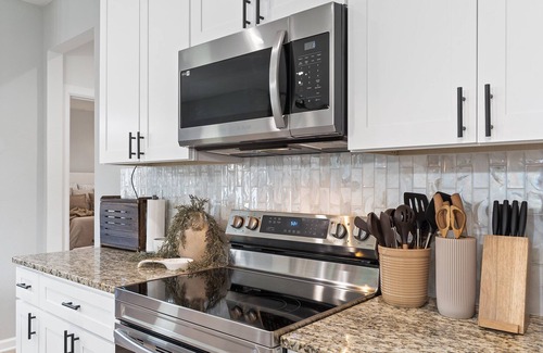 Rockwall House | New 2024 Luxe Rockwall Retreat Minutes to Lakes, Downtown & Shops!