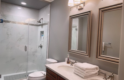 Alhambra Condo | ⭐️⭐️⭐️⭐️⭐️New 2b3b with garage in Alhambra，walk to Costco and Target