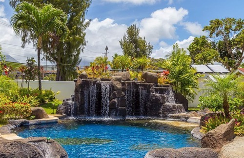 Kailua Cottage | New 2Bd/2Ba, Steps To Beach, Luxury Kitchen,bathroom, Living Room And Pool!