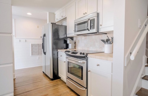 Sunnyside Condo | NEW! 2BR Condo in Carillon. Pools, Pickleball, Tennis. Snowbird’s Welcome