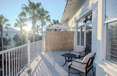 Sunnyside Condo | NEW! 2BR Condo in Carillon. Pools, Pickleball, Tennis. Snowbird’s Welcome