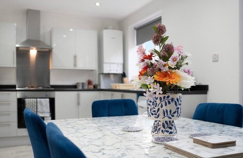 Newcastle-upon-Tyne House | New! 2BR in 37 Westholme Garden