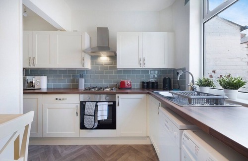 Darlington House | New! 2BR in Barron street