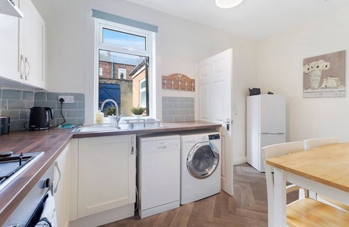 Darlington House | New! 2BR in Barron street