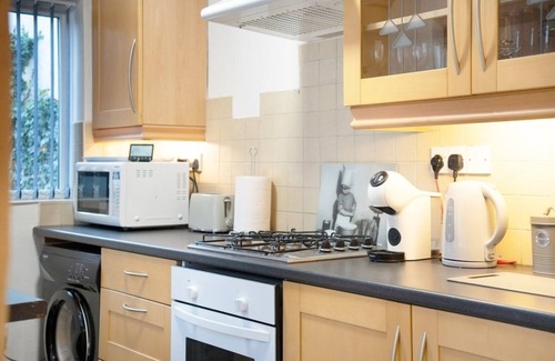 Darlington House | New! 2BR in Dundee Free WIFI