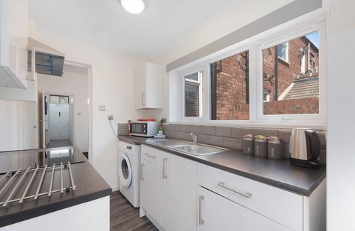 Darlington House | New! 2BR in Mowden terrace