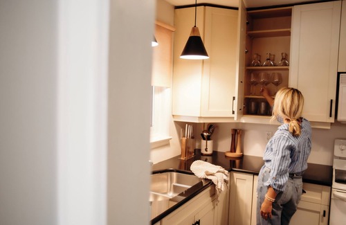 Belleville House | *New 2BR King Bed Home I Fire Pit I Backyard I BBQ I Parking I Near P.E.C.