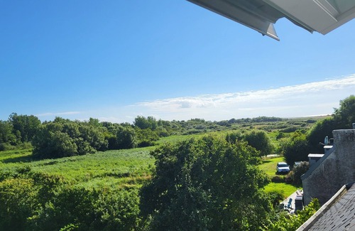 Ploneour-Lanvern Apartment | New: 3* accommodation with terrace between land & sea.