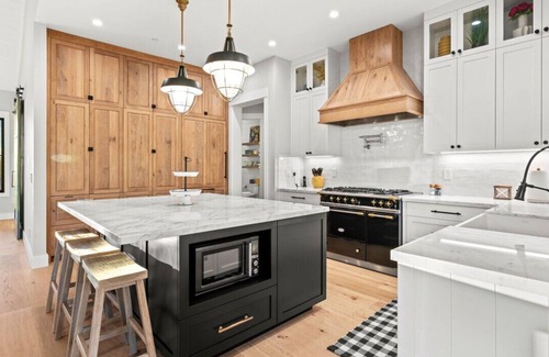 Healdsburg House | NEW 3 BD, Pool, Spa & Wine Tasting Included