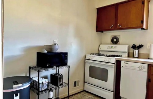 Aurora Highlands Apartment | NEW 3 Bedroom Urban Gateway