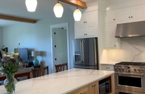 Bridgewater House | New 3 BR+/3 Bath House close to Ski Areas & Woodstock. Trails, Pastures & Views