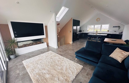 Rose House | New 3 double bedroom modern luxury countryside home near Perranporth seaside