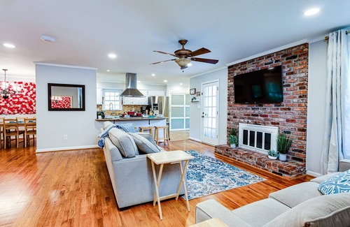 Marietta House | NEW - 3000 sq feet - Braves, Coke, Barbie Themed Rooms! Entire House!