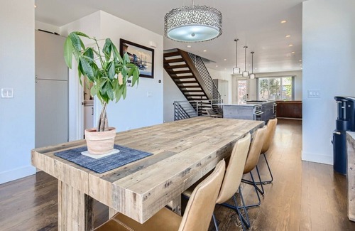 Sloan Lake House | ✰NEW ✰ 3500ft² Luxury✰ Central✰ Game Room✰ Rooftop