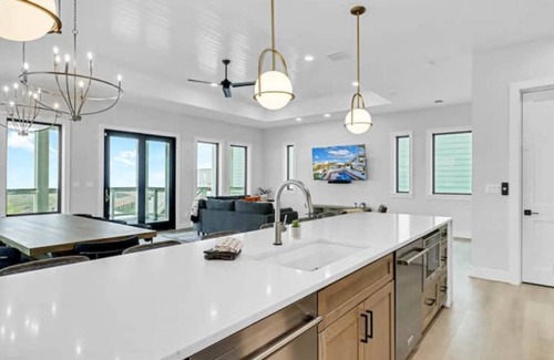 Port Aransas House | New 3800sf custom home with unobstructed ocean views and private pool