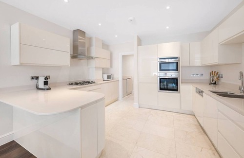 Brompton & Hans Town Apartment | New 3Bed in Knightsbridge