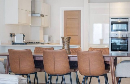 Brompton & Hans Town Apartment | New 3Bed in Knightsbridge
