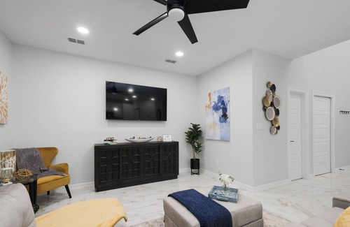 Pharr House | New 3BR 2 1/2BA Retreat and Playpark: Luxe Scandinavian Style!