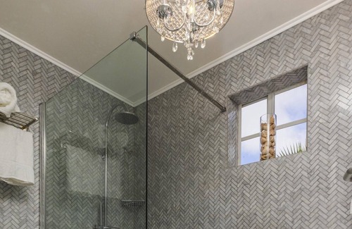 Bushiri Villa | NEW 3BR 2BA w/ Private Pool 2min from Eagle Beach!