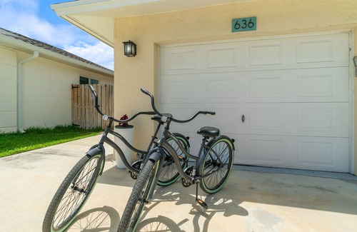 Naples Park House | NEW! 3BR Home w/Pool, Bikes - Close to Beach!
